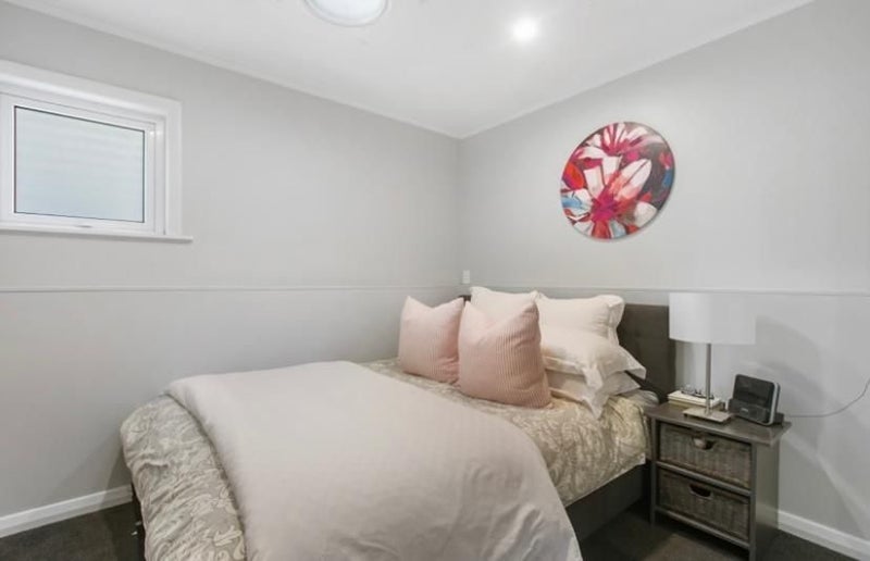 16 Bonnie Brae Road, Meadowbank, Auckland - Carousel 1