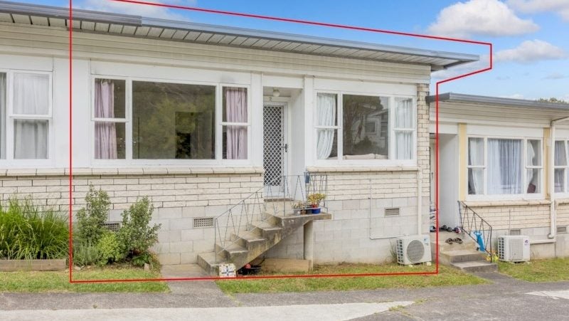 2/134 Edmonton Road, Te Atatu South, Auckland - Carousel 1