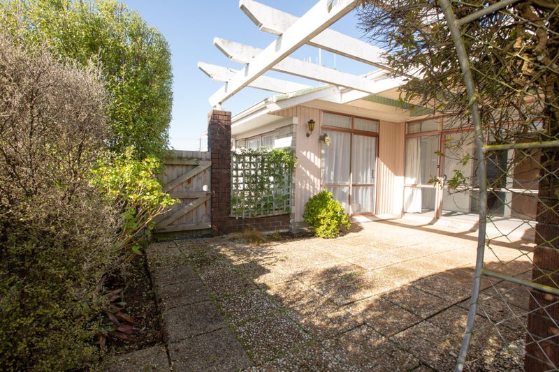 24A Forest Lake Road, Forest Lake, Hamilton - Carousel 1