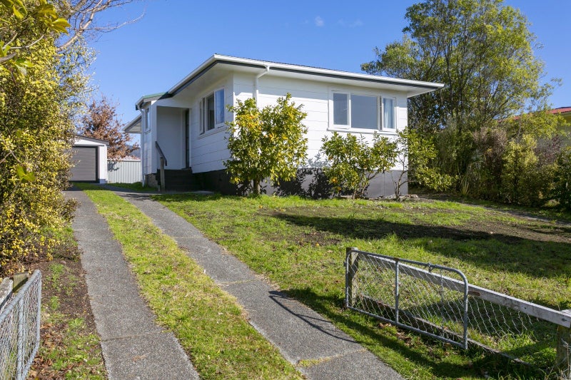 19 Te Takinga Street, Turangi - Carousel 1