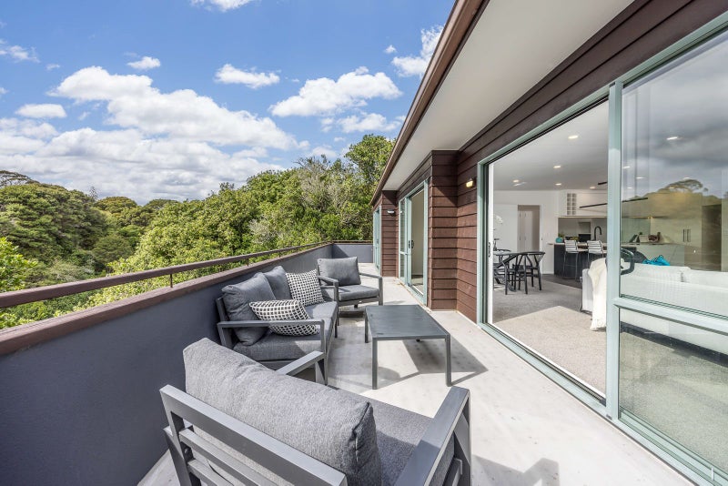 160B Gowing Drive, Meadowbank, Auckland - Carousel 1