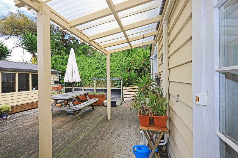 6 Lucknow Terrace, Hospital Hill, Napier - Carousel 16