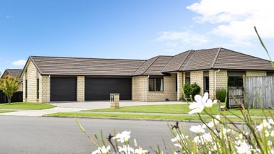 64 Aquila Crescent, Rototuna North, Hamilton - Carousel 1