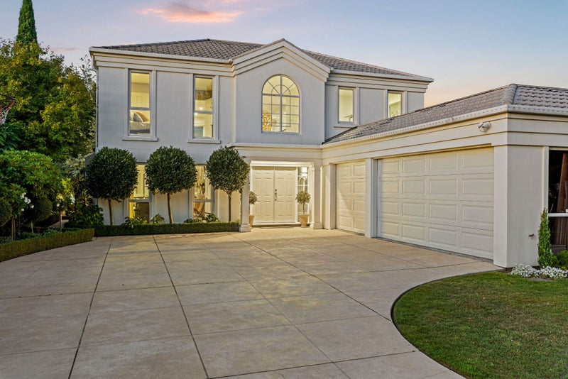 25 Aylsham Lane, Casebrook, Christchurch - Carousel 1