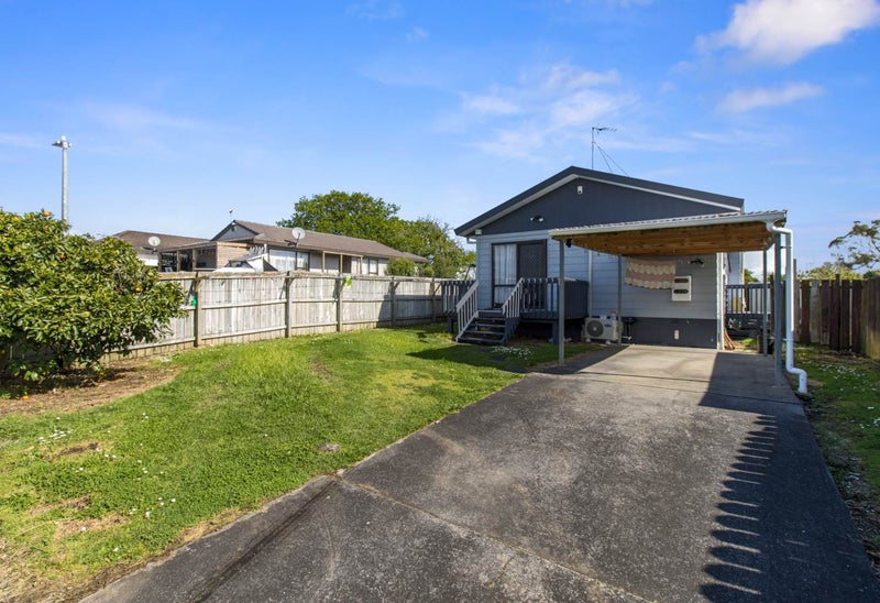 1/18 Norrie Smith Avenue, Flat Bush, Auckland - Carousel 1