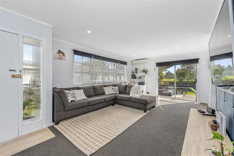 9 Crescent Court, Melville, Hamilton - Carousel 2