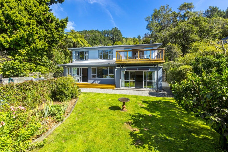79 Wyndham Road, Pinehaven, Upper Hutt - Carousel 1