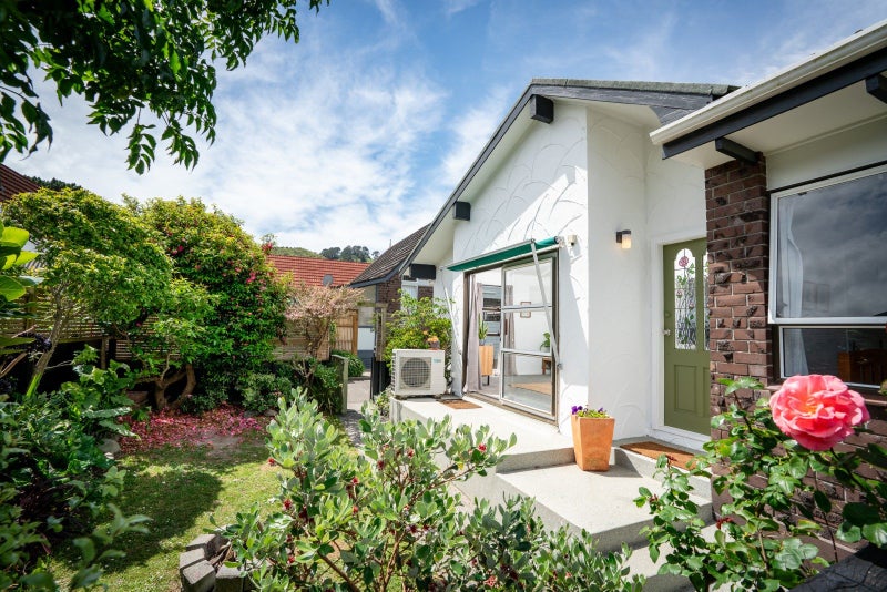 42 Weka Street, Miramar, Wellington - Carousel 2