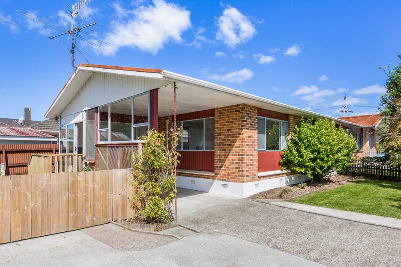 2/40 Totara Park Road, Clouston Park, Upper Hutt - Carousel 2