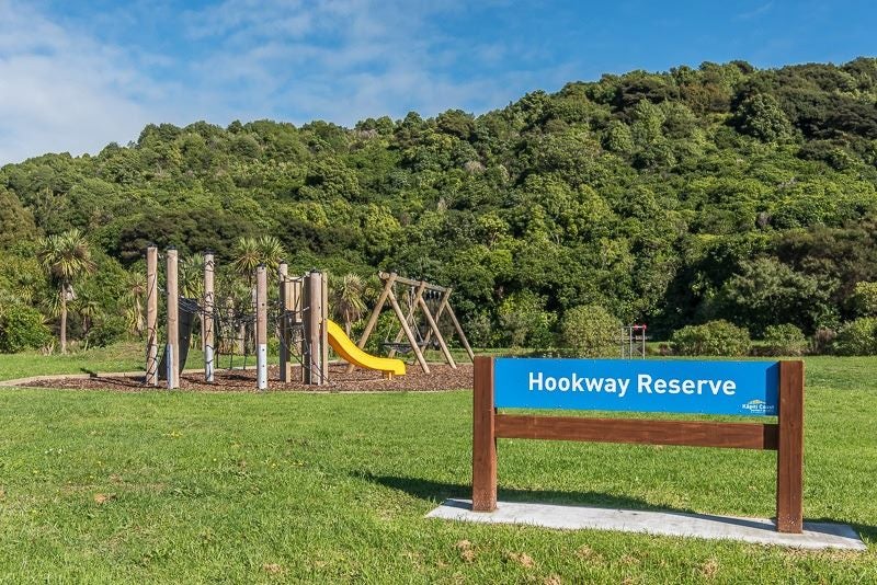 32 Hookway Grove, Paraparaumu - Carousel 19