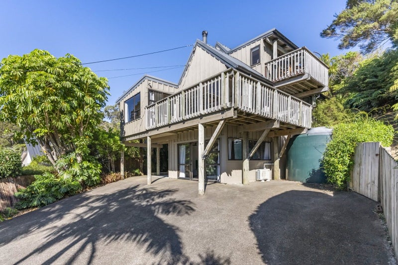 25 Elliston Crescent, Stanmore Bay, Whangaparaoa - Carousel 1