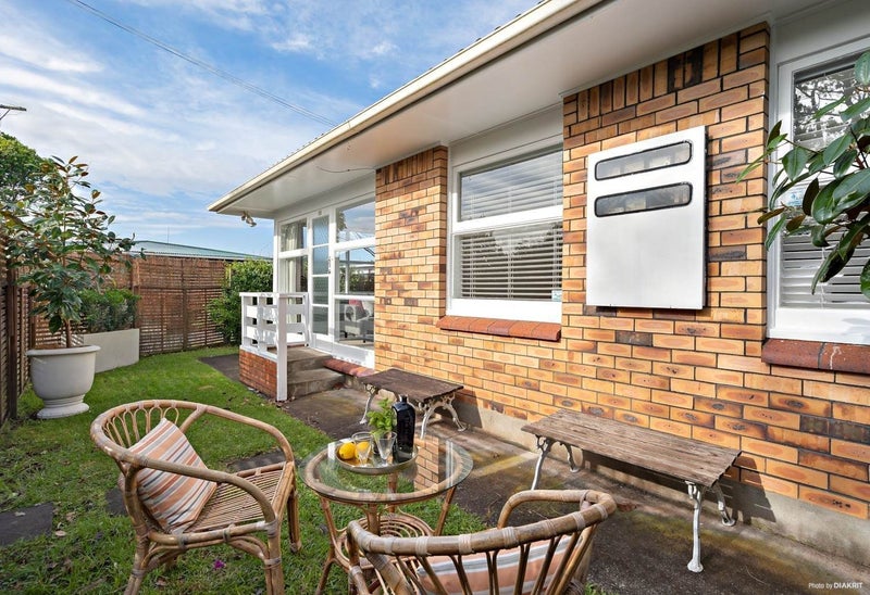 11/21 Ruarangi Road, Mount Albert, Auckland - Carousel 1