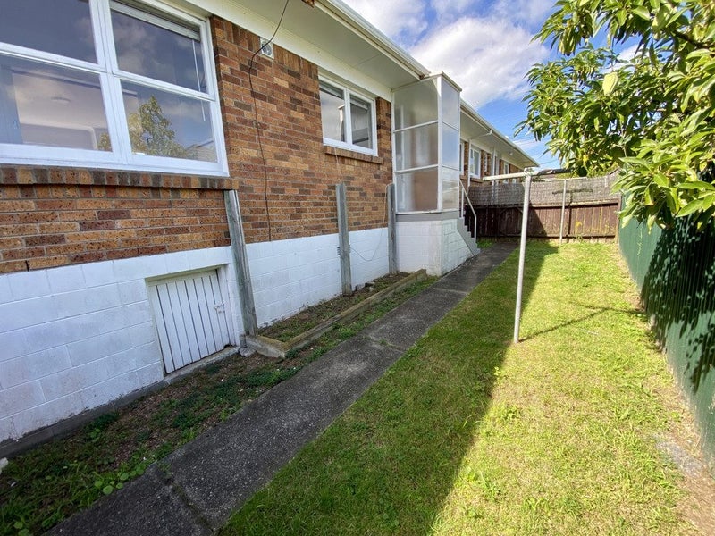 2/49 Shakespeare Road, Milford, Auckland - Carousel 10