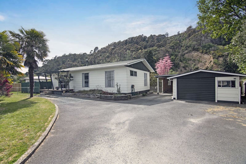 90 North Road, The Wood, Nelson - Carousel 2