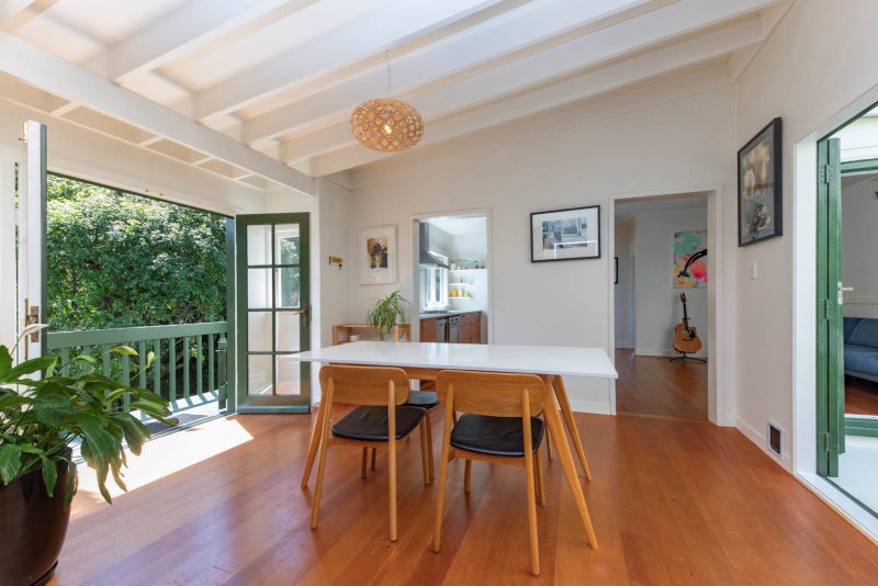 23 Kauri Point Road, Laingholm, Auckland - Carousel 2