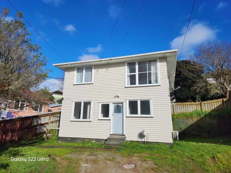 22 Worcester Place, Cannons Creek, Porirua - Carousel 8