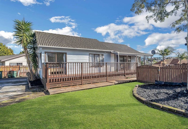 31 Everglade Drive, Goodwood Heights, Auckland - Carousel 1
