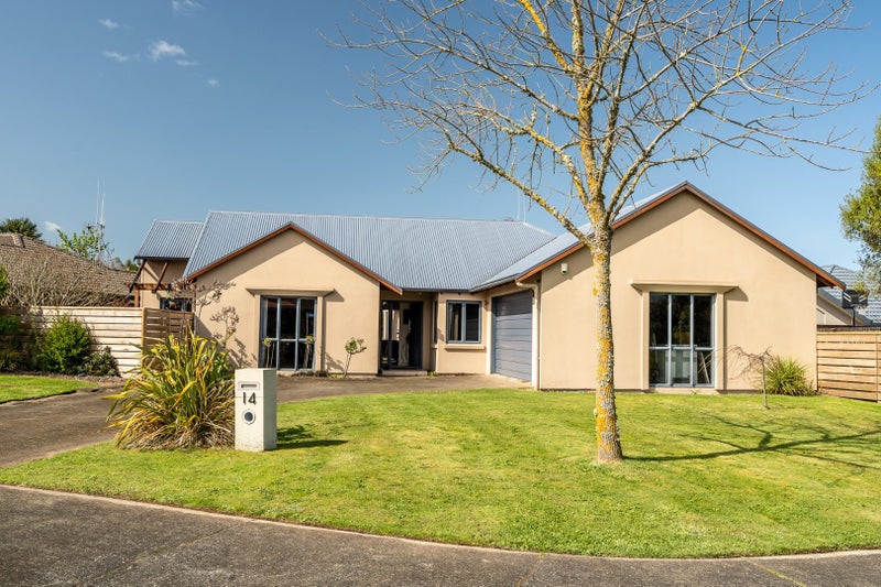 14 Cairns Crescent, Rototuna, Hamilton - Carousel 1
