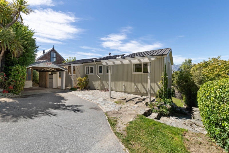 27 Avalon Crescent, Fernhill, Queenstown - Carousel 2