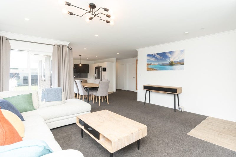 33 Ladeira Place, Fitzroy, Hamilton - Carousel 2