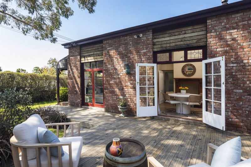 2 Denman Street, Sumner, Christchurch - Carousel 1