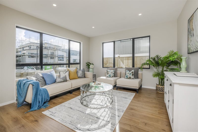 7 Bendridge Street, Flat Bush, Auckland - Carousel 2