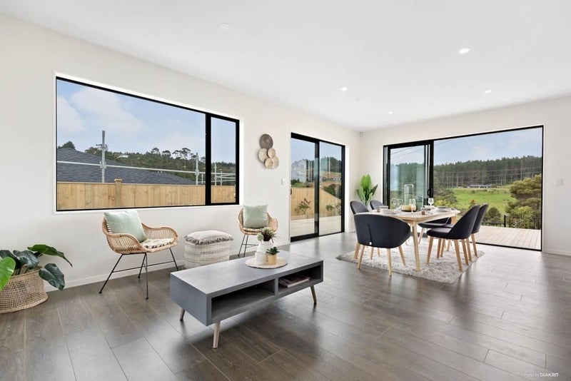 20 Jeroboam Loop, Kumeū - Carousel 2