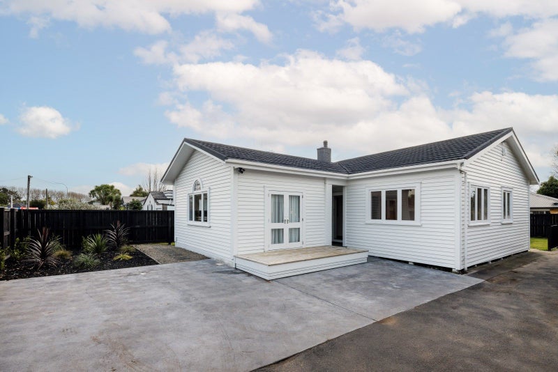 74 Rimu Street, Maeroa, Hamilton - Carousel 2
