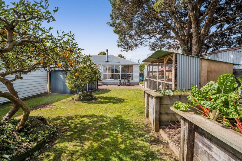 12 Miro ST, Merrilands, New Plymouth - Carousel 2