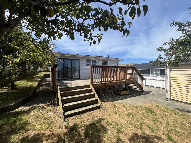 39 Fantame Street, Cannons Creek, Porirua - Carousel 2