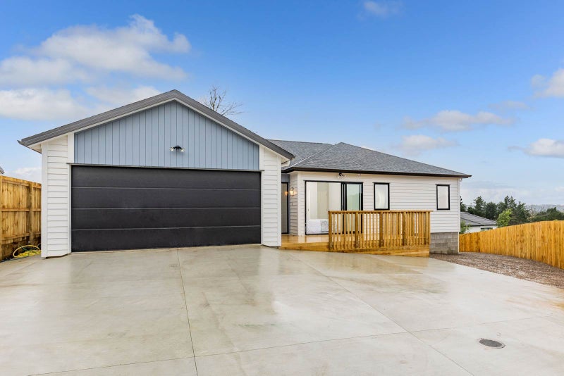 3 Matatika Rise, Swanson, Auckland - Carousel 1