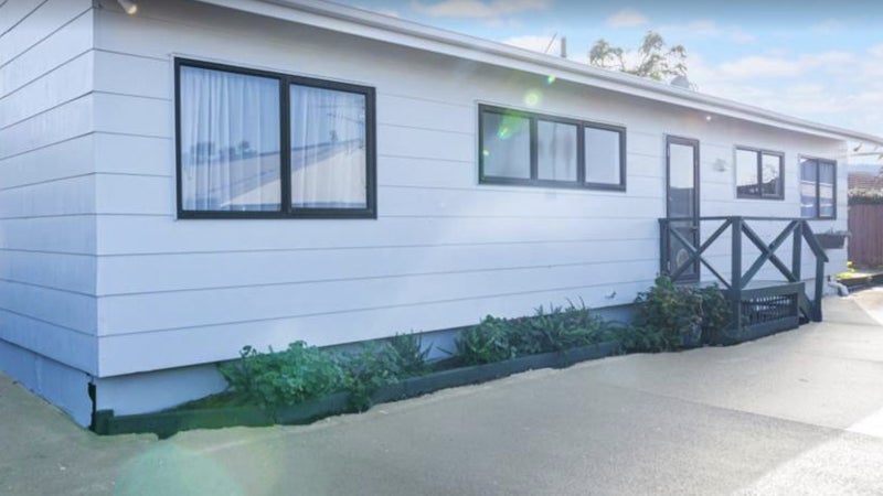 28 Vincent Street, Howick, Auckland - Carousel 1