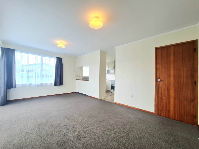 2/134 Coronation Road, Papatoetoe, Auckland - Carousel 1