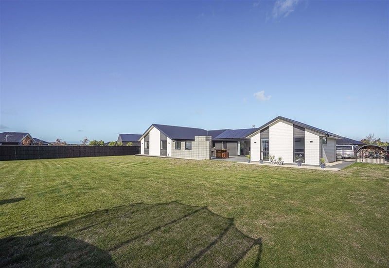14 Quail Way, Amberley, Amberley - Carousel 1