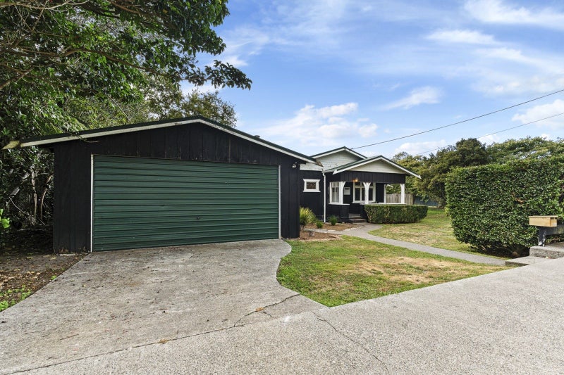 11 Woodleigh Street, Frankleigh Park, New Plymouth - Carousel 1