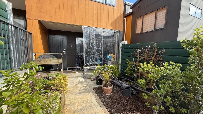 11/18 Hewlett Road, Massey, Auckland - Carousel 11