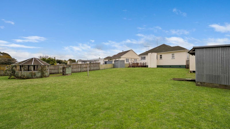 50 Centennial Crescent, Te Hapara, Gisborne - Carousel 2
