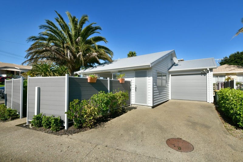 8A Beach Road, Manly, Whangaparaoa - Carousel 1