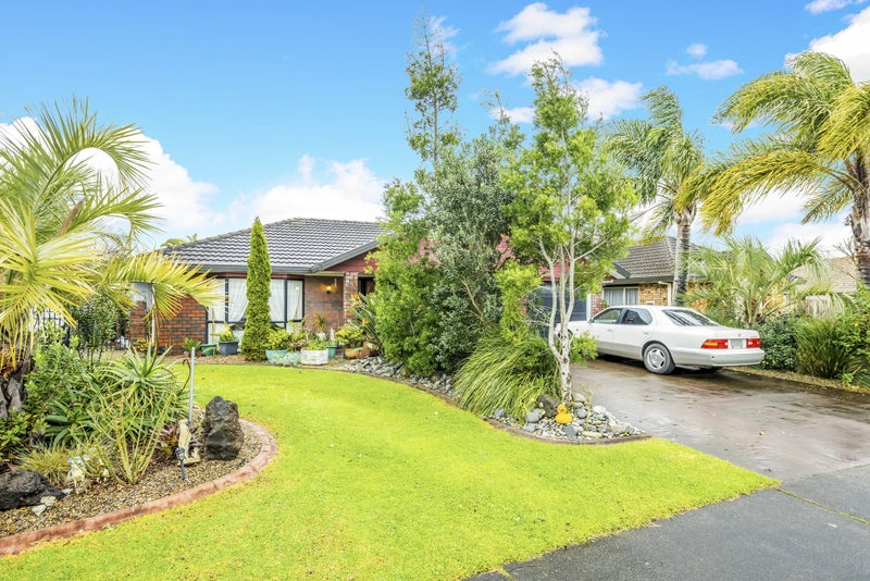 16 Trossach Place, Wattle Downs, Auckland - Carousel 2