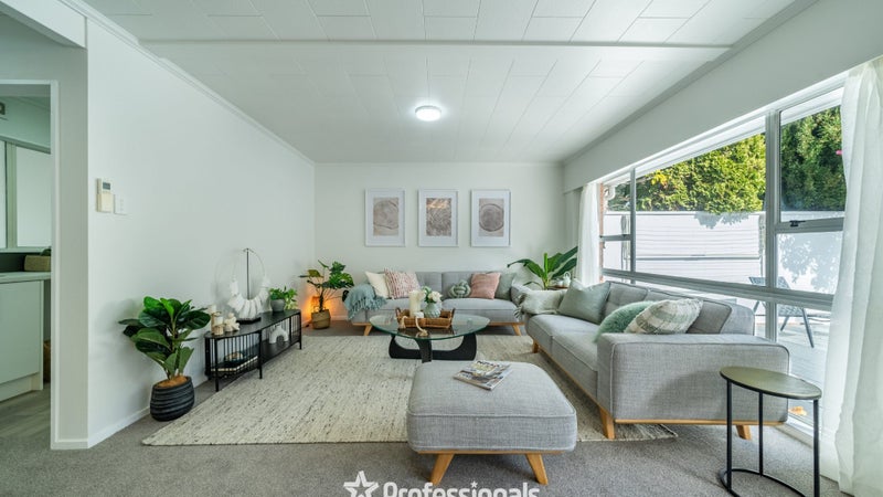 5/8 WAI-ITI CREScent, WOBURN, LOWER HUTT - Carousel 1