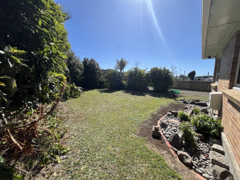 21 Barrett Road, Whalers Gate, New Plymouth - Carousel 20