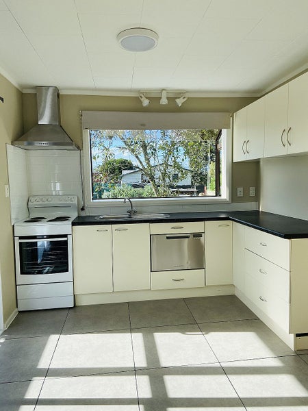 29 Myers Road, Manurewa East, Auckland - Carousel 2