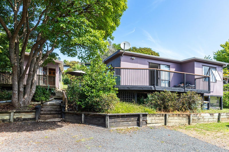 4 Te Toki Road, Ostend, Waiheke Island - Carousel 1