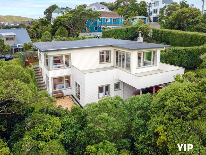 9 Birch Street, Johnsonville, Wellington - Carousel 1