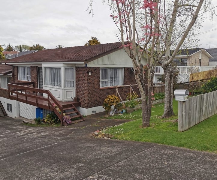 27 Kirby Street, Glendene, Auckland - Carousel 1
