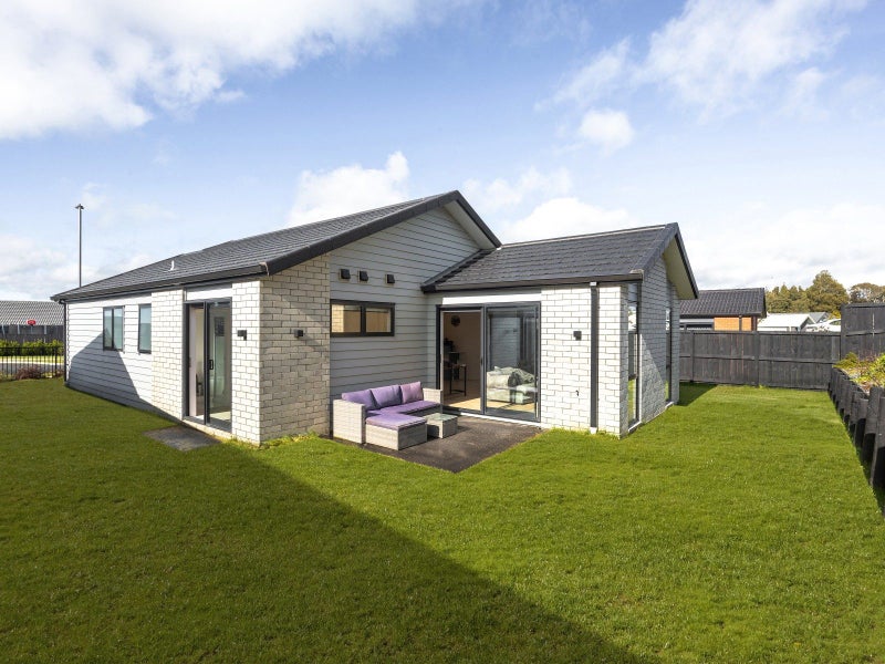 11 Temepara Drive, Temple View, Hamilton - Carousel 2