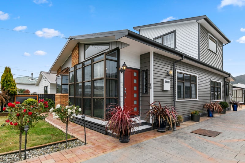 8A Baldwin ST, MOERA, LOWER HUTT - Carousel 1