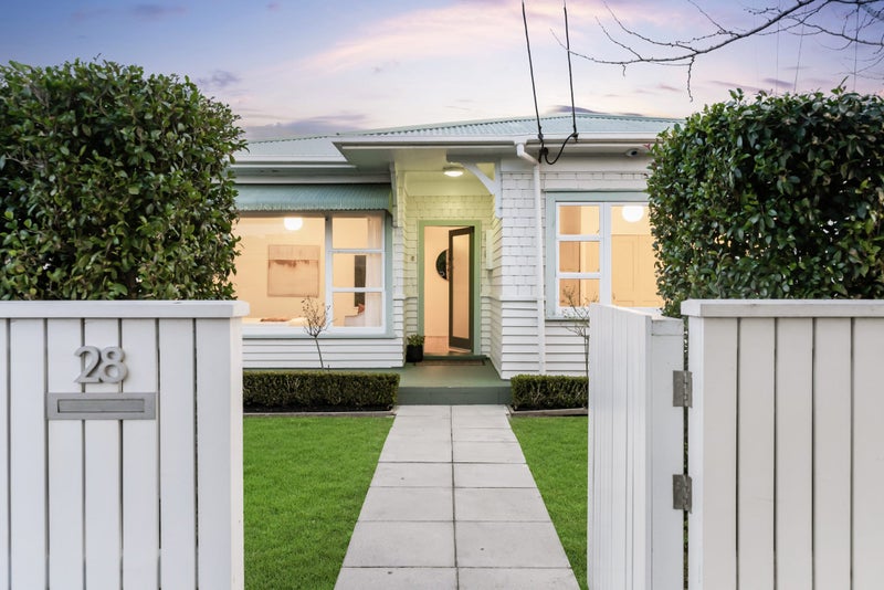 28 Fergusson Avenue, Sandringham, Auckland - Carousel 1