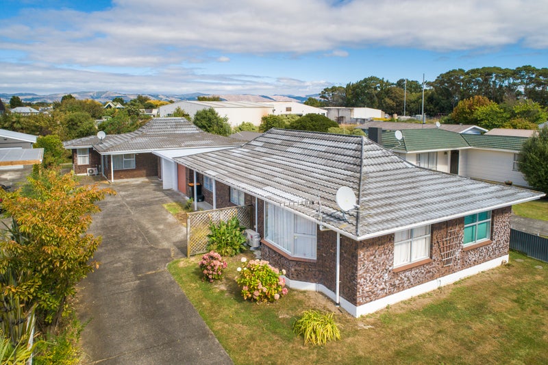 24A GERALDINE Crescent, Cloverlea, Palmerston North - Carousel 2
