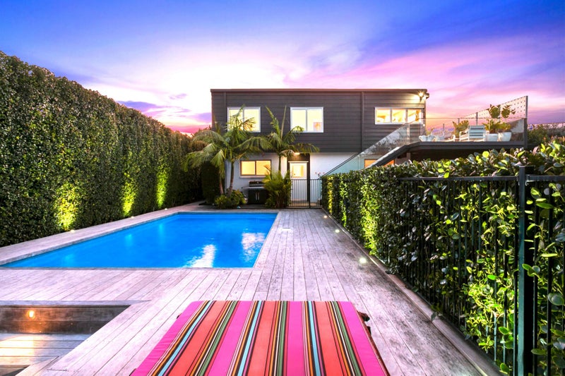 11 The Crest, Sunnyhills, Auckland - Carousel 1